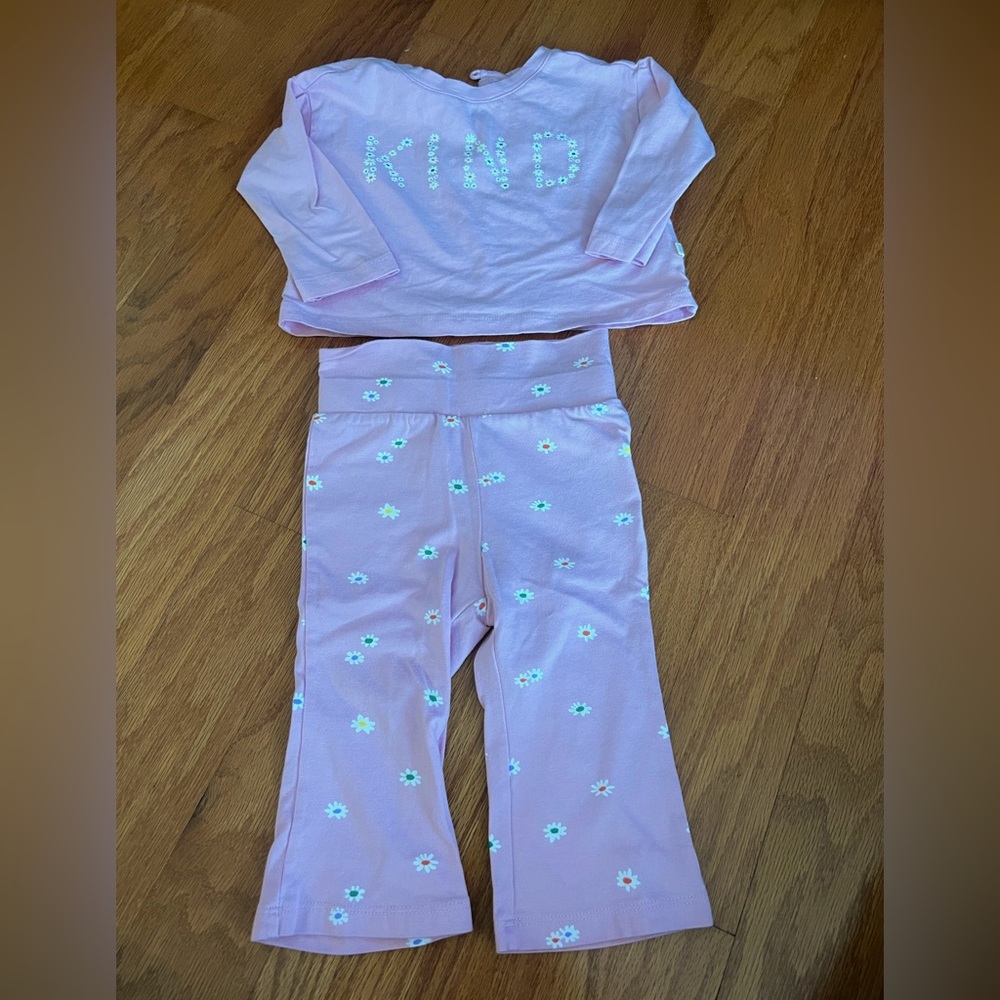 Baby Gap Girl's Two-piece Organic Cotton Outfit- size 6-12 months